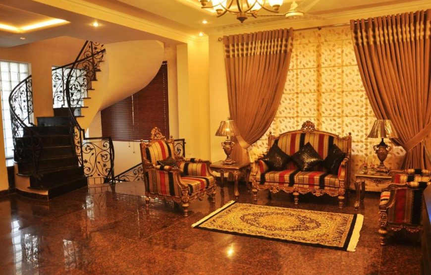 Reina Boutique Hotel – G9