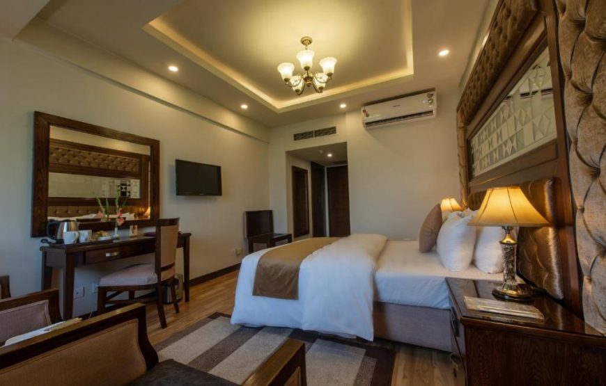 Envoy Continental Hotel