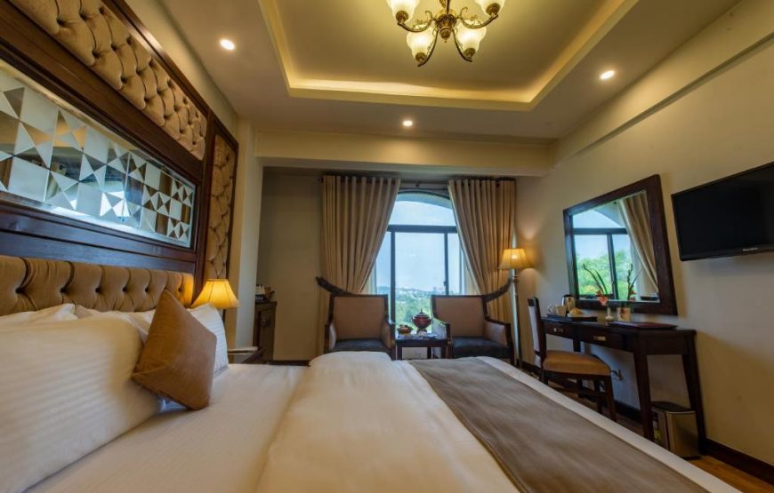 Envoy Continental Hotel